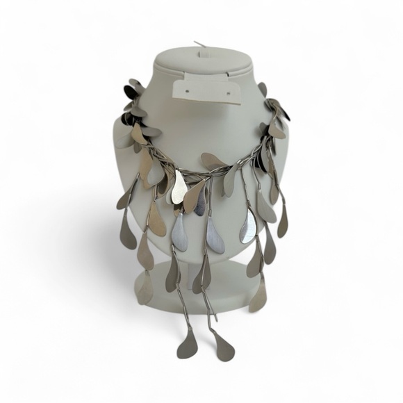 BCBGMaxAzria Jewelry - BCBGMAXAZRIA SILVER DROP NECKLACE